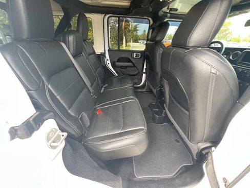 Used 2020 Jeep Wrangler Unlimited Sahara w/ LED Lighting Group AWD/4WD image 25