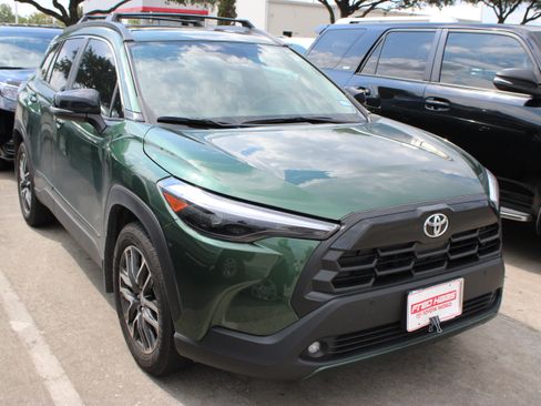 Used 2026 Toyota Corolla Cross XLE w/ Convenience Package FWD image 2