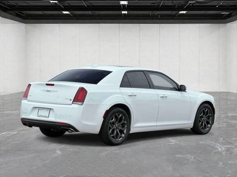 Used 2018 Chrysler 300 S w/ 300S Premium Group AWD/4WD image 5