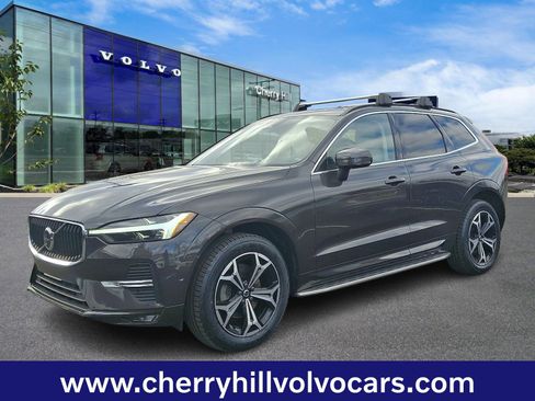 Certified 2022 Volvo XC60 B5 Momentum w/ Advanced Package image 3
