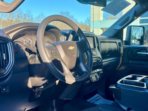 Used 2024 Chevrolet Silverado 2500 Custom w/ Custom Value Package image 20