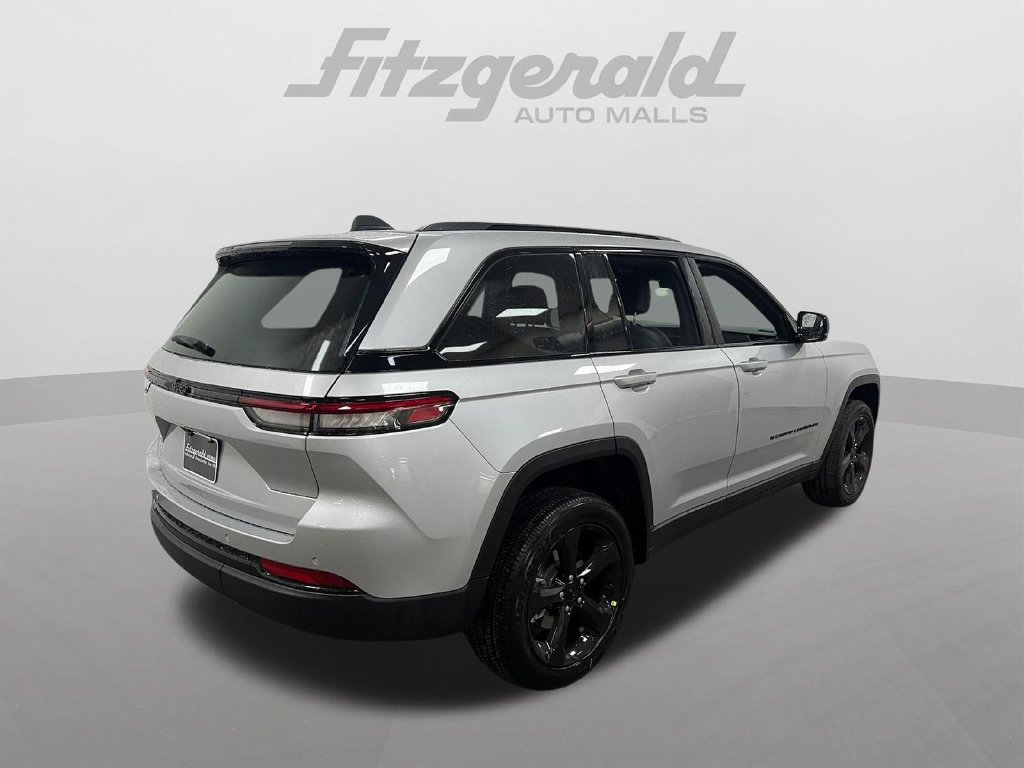 New 2025 Jeep Grand Cherokee Altitude RWD image 7