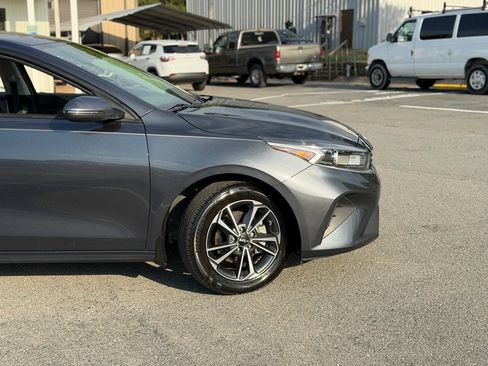 Used 2022 Kia Forte LXS w/ LXS Technology Package FWD image 10