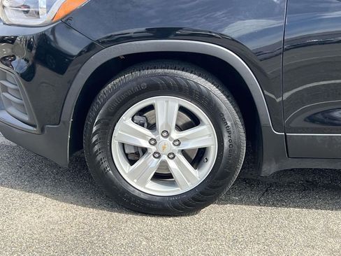 Used 2020 Chevrolet Trax LT w/ LT Convenience Package FWD image 10