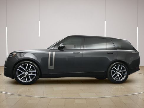 Used 2025 Land Rover Range Rover Long Wheelbase SE AWD/4WD image 30