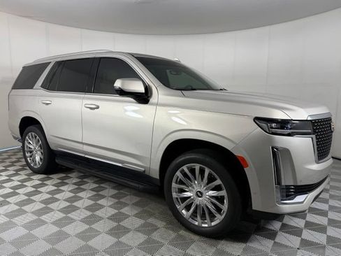 Used 2023 Cadillac Escalade Premium Luxury AWD/4WD image 11