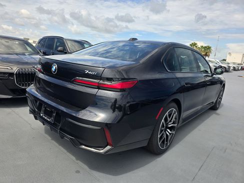 New 2026 BMW 740i RWD image 3