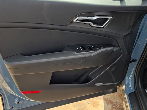 New 2026 Kia Sportage S image 17