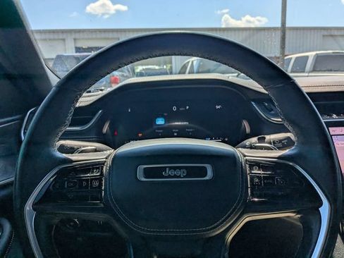Used 2022 Jeep Grand Cherokee L Overland RWD image 23