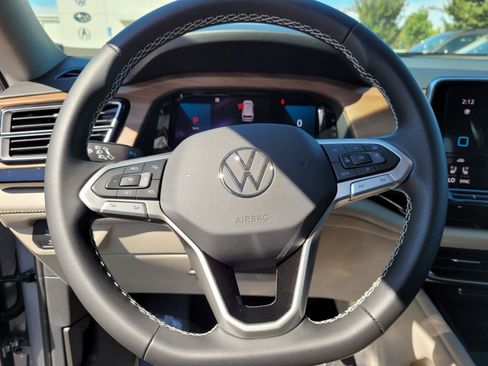 New 2026 Volkswagen Atlas SE image 18