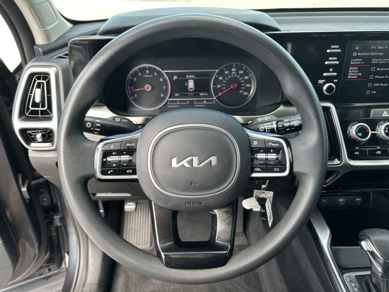 Used 2022 Kia Sorento LX FWD image 22