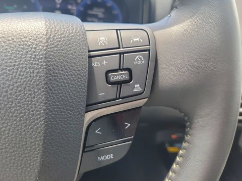 Used 2025 Toyota Camry XLE FWD image 22