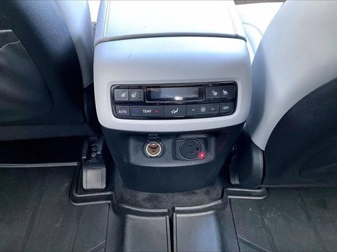 Used 2024 Hyundai Palisade SEL w/ Premium Package AWD/4WD image 16