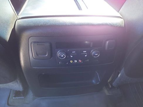 Used 2015 Chevrolet Suburban LTZ image 9