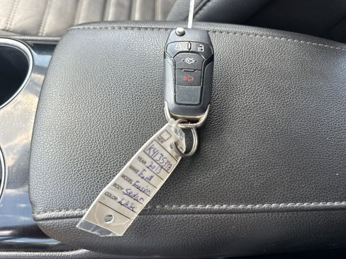 Used 2013 Ford Fusion SE FWD image 18
