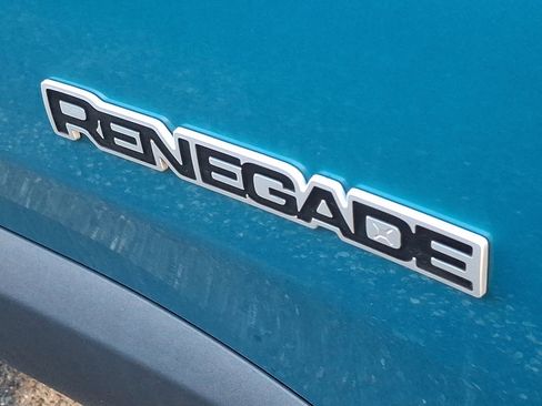 Used 2021 Jeep Renegade Latitude image 5