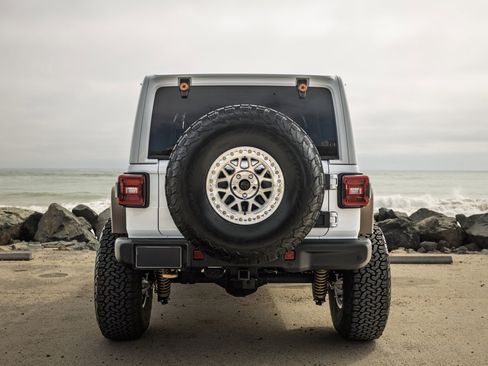 Used 2024 Jeep Wrangler Unlimited Rubicon 392 image 7