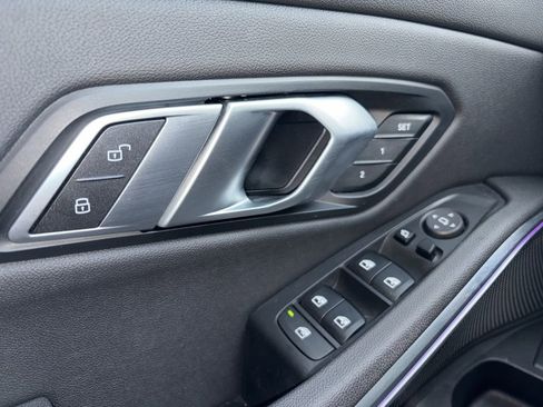 Used 2021 BMW 330i xDrive Sedan w/ Convenience Package image 51