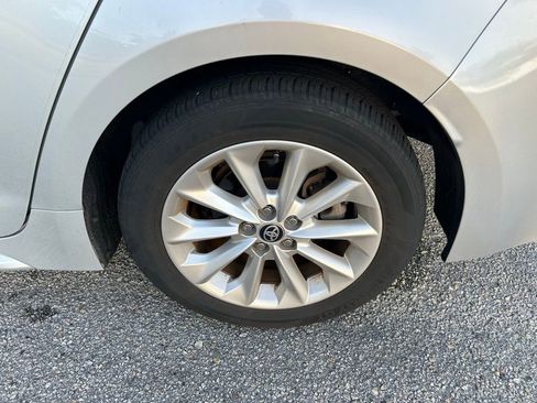 Used 2020 Toyota Corolla LE w/ LE Convenience Package image 9