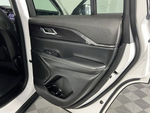 Certified 2023 Jeep Grand Cherokee Laredo image 29