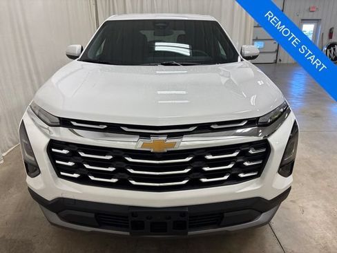 Used 2026 Chevrolet Equinox LT FWD image 9