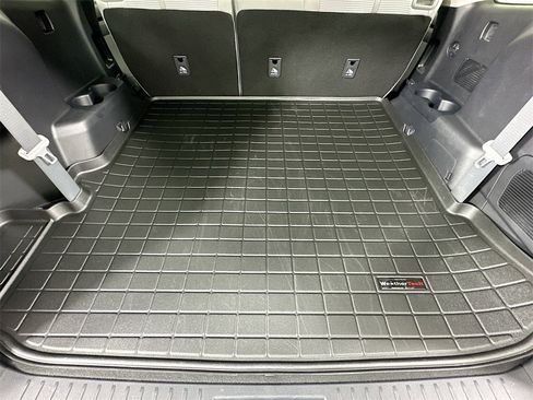 Used 2022 Toyota Highlander LE image 24