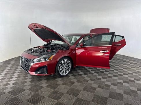 Certified 2023 Nissan Altima 2.5 SL FWD image 16