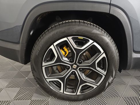 Used 2023 Rivian R1S Adventure image 12