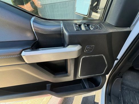 Used 2019 Ford F150 Lariat w/ Equipment Group 502A Luxury AWD/4WD image 11