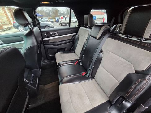 Used 2017 Ford Explorer XLT w/ Equipment Group 202A image 16