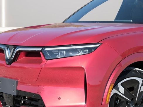 New 2024 VinFast VF 9 Plus image 37