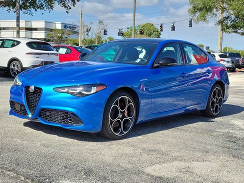 Used 2024 Alfa Romeo Giulia Veloce image 2