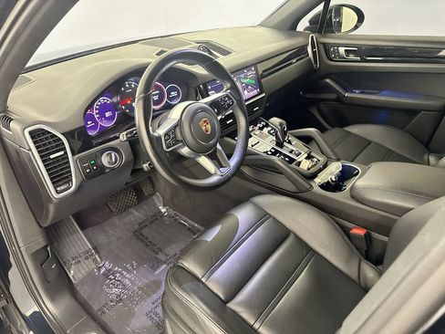 Used 2023 Porsche Cayenne Platinum Edition AWD/4WD image 9