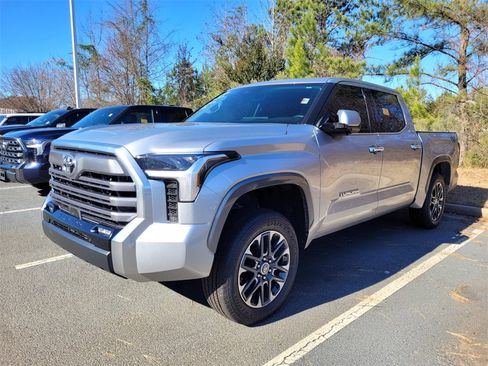 Used 2023 Toyota Tundra Limited image 3