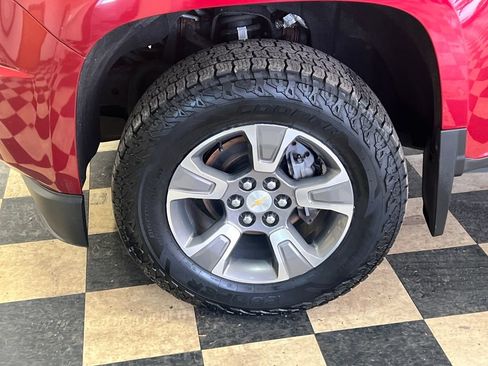 Used 2018 Chevrolet Colorado Z71 AWD/4WD image 5