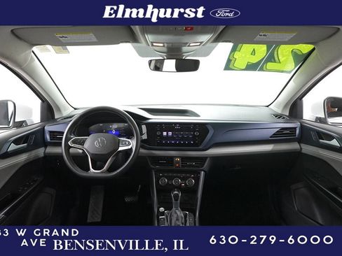 Used 2024 Volkswagen Taos SE image 6