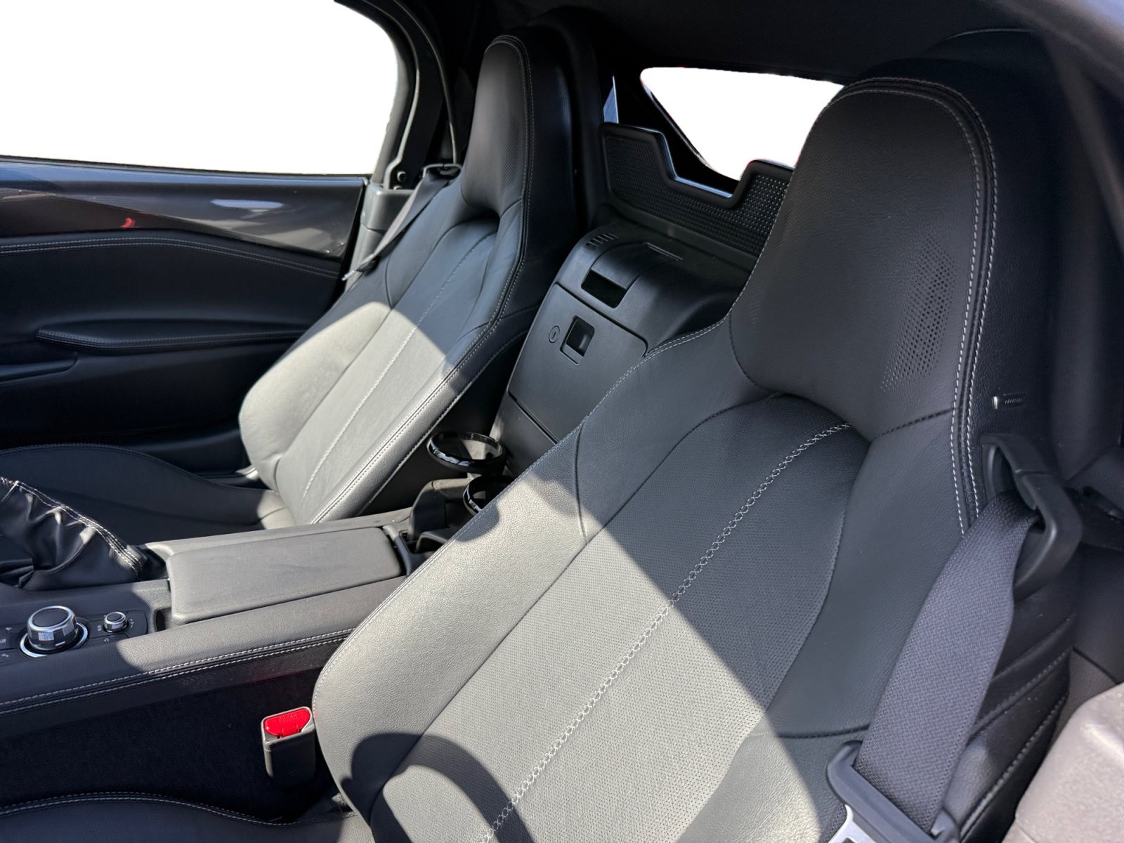 Used 2024 MAZDA MX-5 Miata Grand Touring RWD image 16