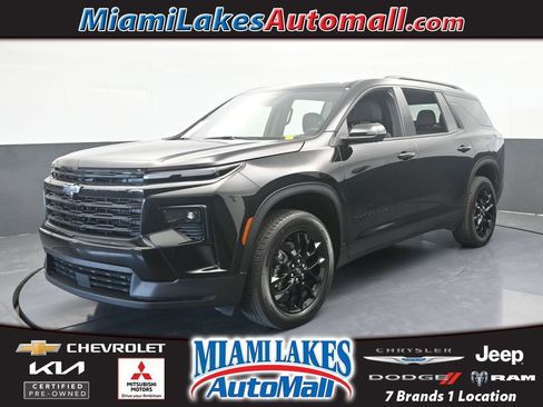 Used 2025 Chevrolet Traverse LT w/ Midnight/Sport Edition image 1