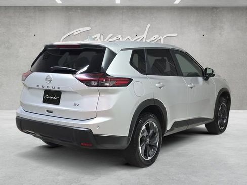 Used 2024 Nissan Rogue SV image 16