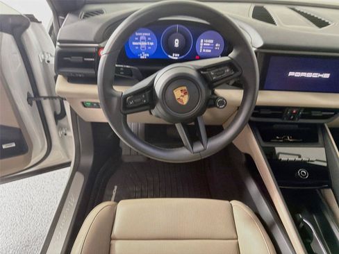 Certified 2025 Porsche Macan 4 Electric w/ Premium Package AWD/4WD image 18