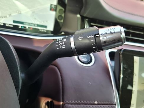 Used 2021 Land Rover Range Rover Evoque SE image 31