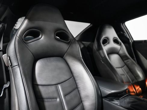Used 2021 Nissan GT-R Premium image 25