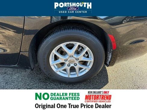 Used 2024 Chrysler Pacifica Touring-L image 26