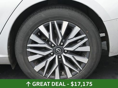 Used 2023 Nissan Altima 2.5 SV image 19