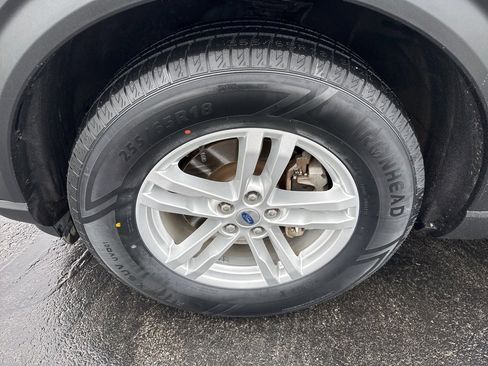 Used 2022 Ford Explorer XLT w/ Equipment Group 202A image 23