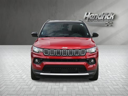 Used 2025 Jeep Compass Limited AWD/4WD image 3