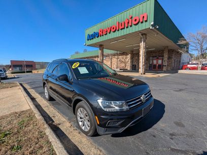 Used 2018 Volkswagen Tiguan SE w/ 3rd Row Seat Package