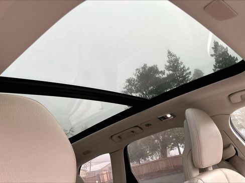 Used 2018 Volvo XC60 T8 Inscription w/ Advanced Package image 25