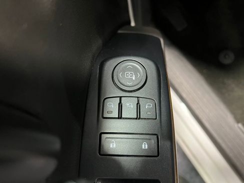 Used 2018 Chevrolet Silverado 1500 LTZ image 15