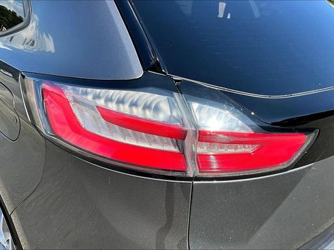 Certified 2021 Ford Edge SE FWD image 25